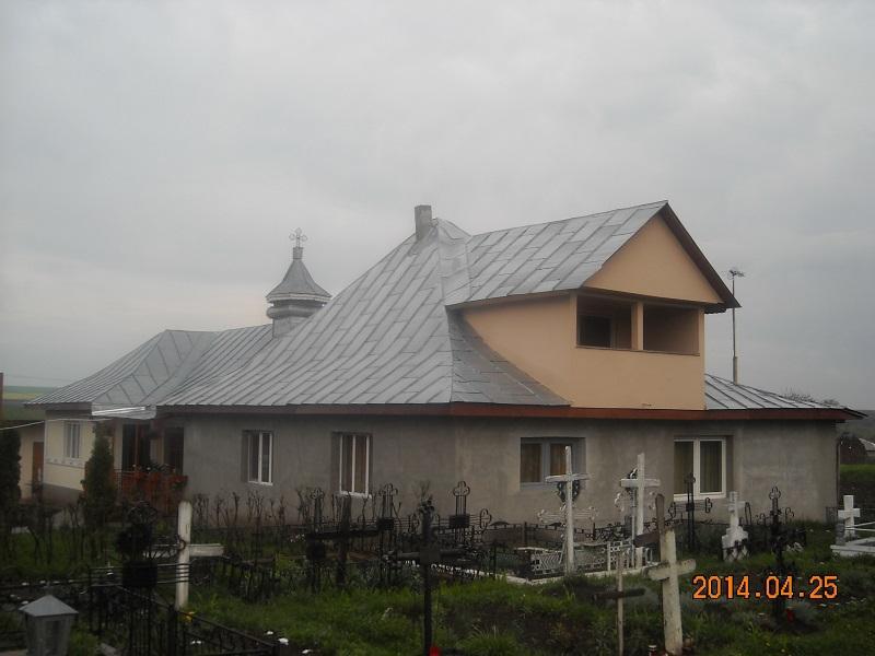 Biserica - vedere exterioară